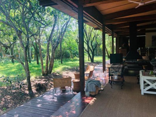 Lazuli Bush Lodge