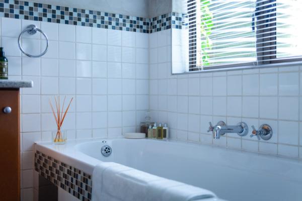 DOWNSTAIRS BATHROOM