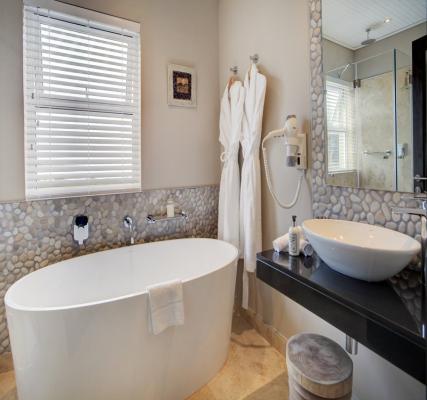 Luxury Sea View Room  Bathroom 