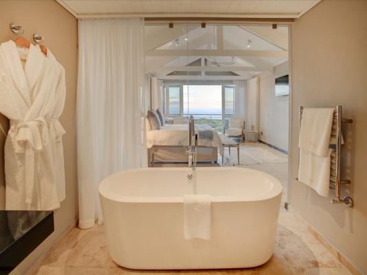 Ocean View Suite Bathroom