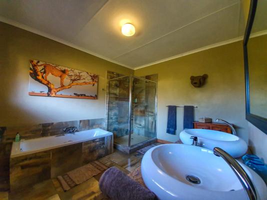 Ndaka Safari Lodge