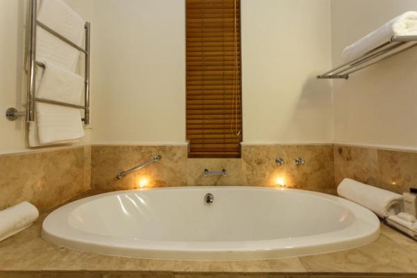 Suite Bath