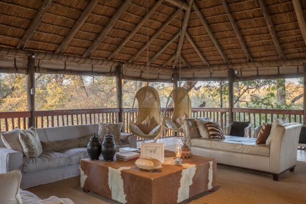 Chisomo Safari Camp - open lodge