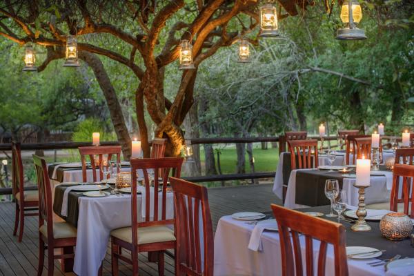 Shiduli Private Game Lodge - Outdoor dining 