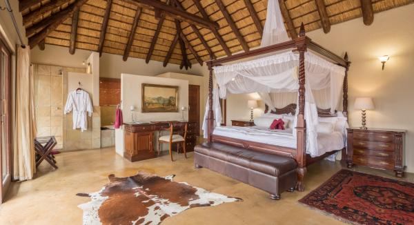 Shiduli Private Game Lodge - royal suite