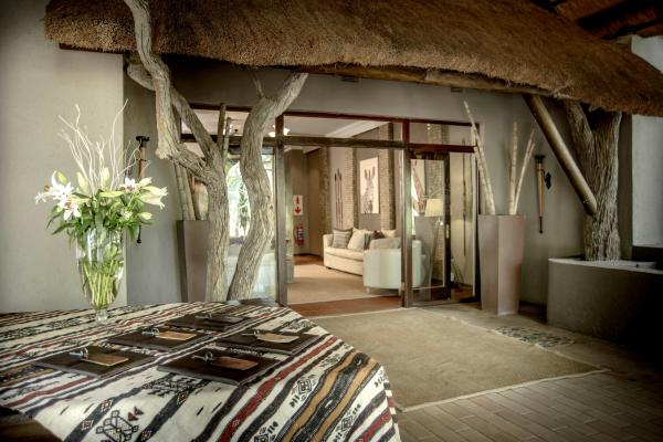 Shiduli Private Game Lodge - entrance