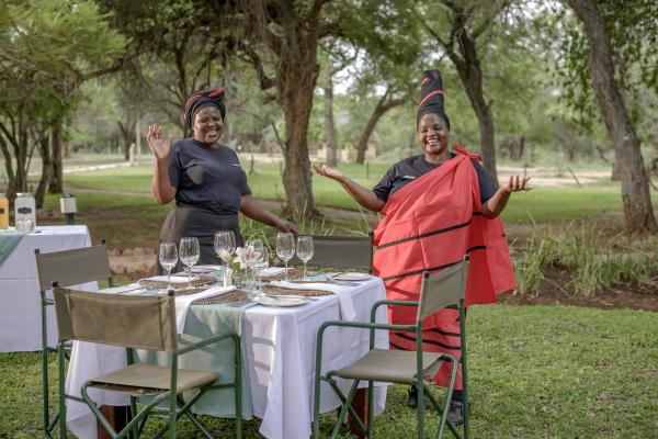 Shiduli Private Game Lodge - lunch in the garden