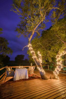 Becks Safari Lodge - outdoor dining