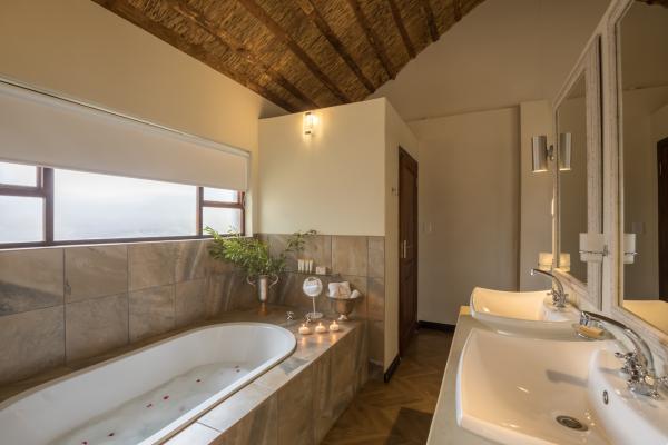 Becks Safari Lodge - bathroom