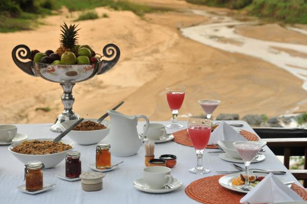 Kuname Lodge - breakfast