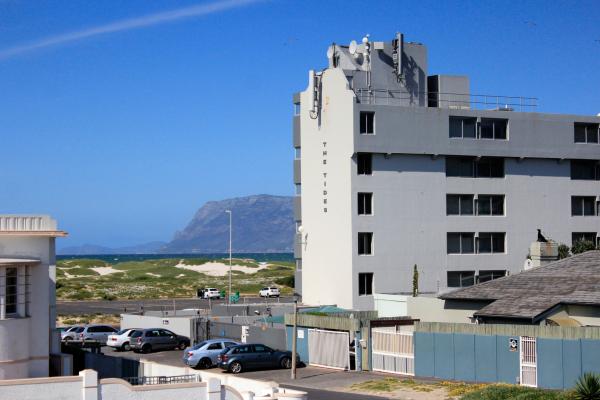 Surfers Dream Muizenberg Beach - 137519