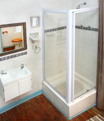 Double Room Bathroom