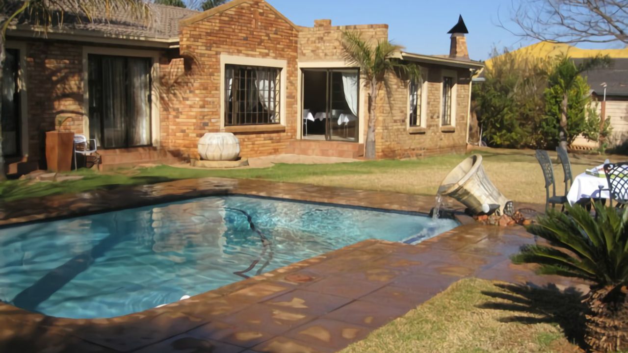 Greenfig Guest House Bed & Breakfast and Guesthouse Brakpan