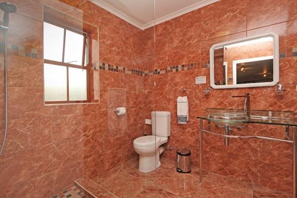 Family en-suite bathroom