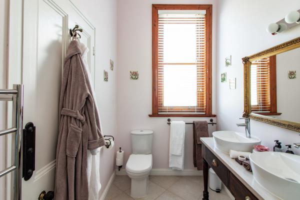 Quartz Bathroom