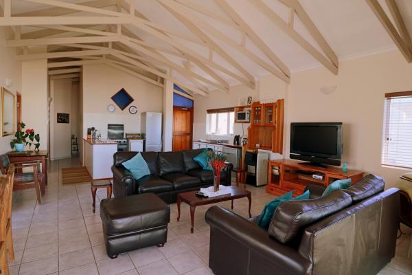 Baywatch Penthouse and Beachfront House - 146365