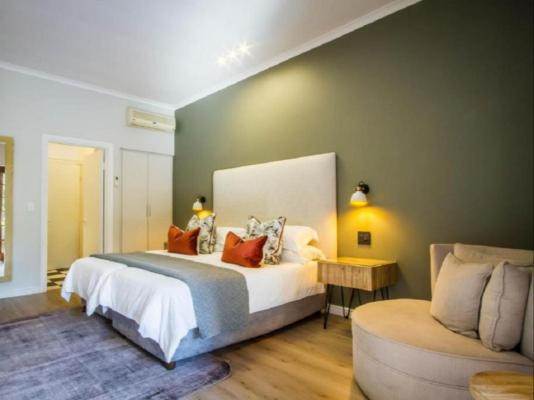 Room image 4