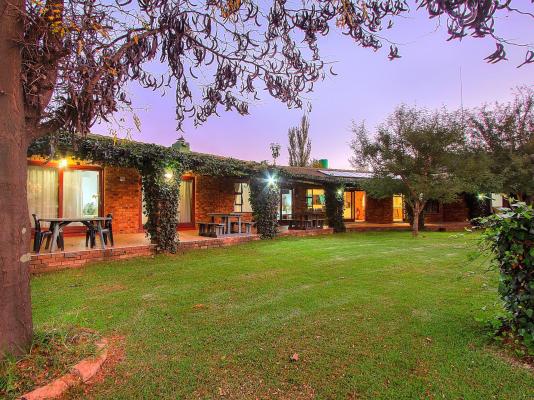Airport Game Lodge - 149146