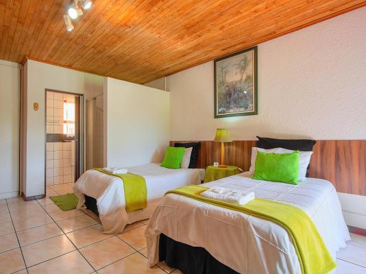 Airport Game Lodge - 149155