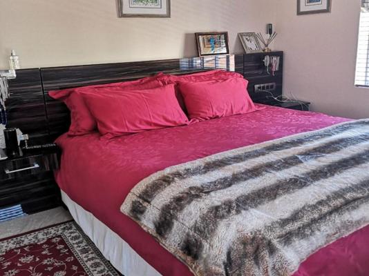 Room image 2