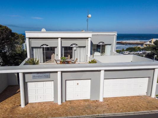 Hermanus Beachfront Lodge - 156749