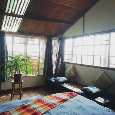 Loerie cottage bedroom