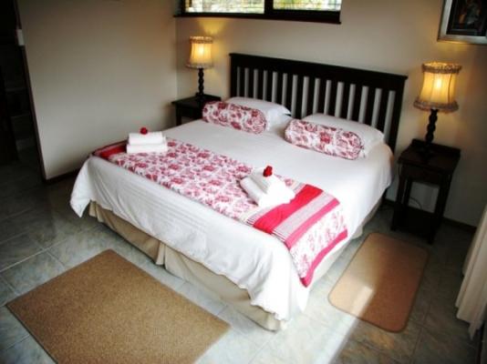 Garden Cottage 1 Main bedroom