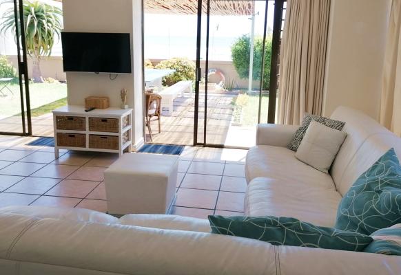 Lounge onto patio with sea view