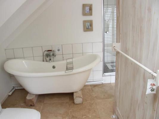 Room image 4