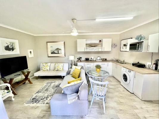 Ballito Central Pet Friendly Home - 170026