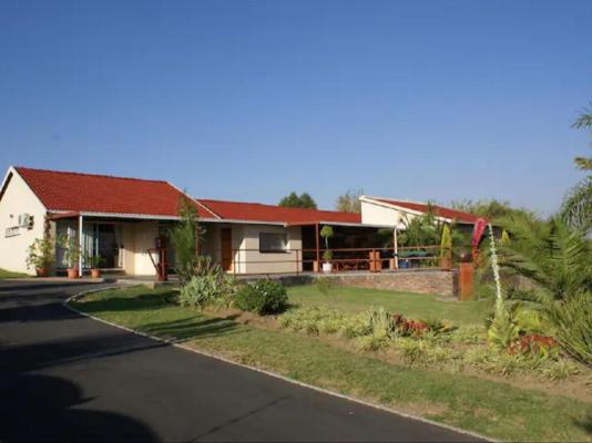 Malembe Lodge - 170615