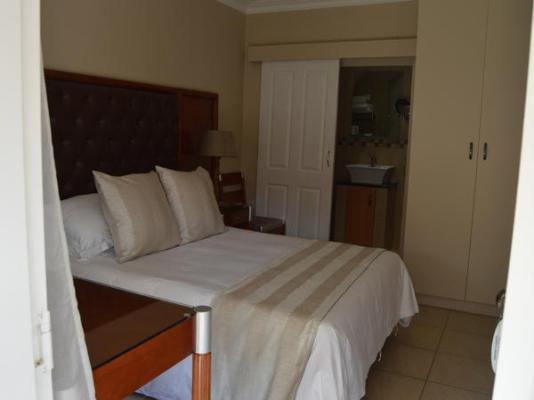 Airport Gardens Boutique Hotel - 171236