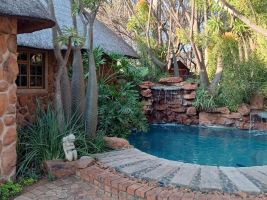 Monkey Thorn Cottage - 172412