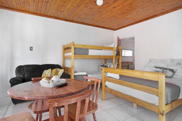 25 Jacaranda Lodge & Backpackers - 177037