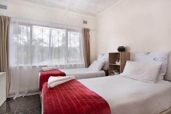 25 Jacaranda Lodge & Backpackers - 177038