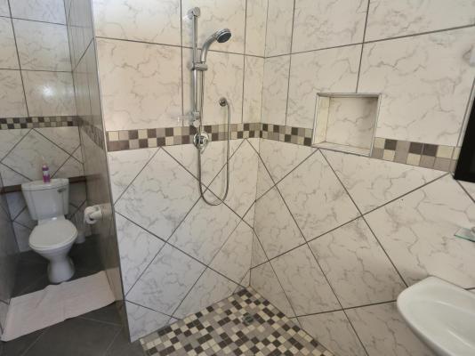 Room image 3