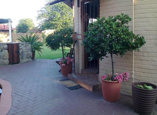 Khokha Moya Guesthouse - 180340