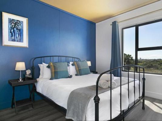 Waters Edge 220 - 181576