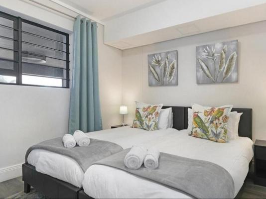 Waters Edge 220 - 181577