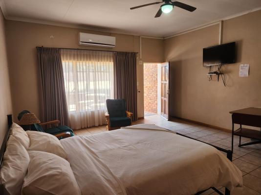 Room image 6