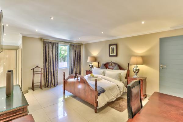 Room image 7