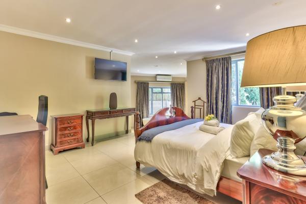 Room image 10