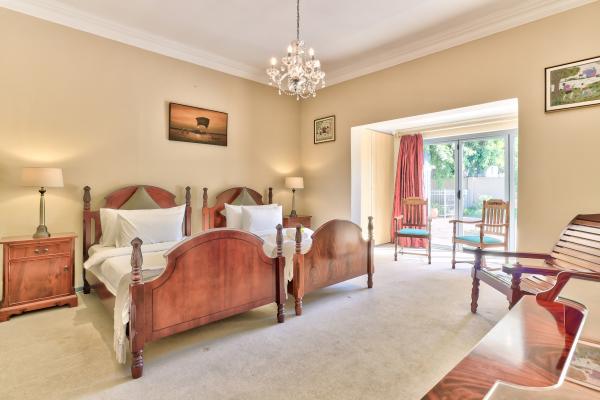 Room image 11