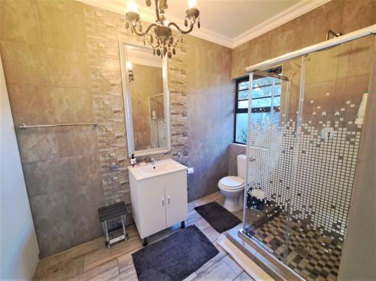 Rudys Guesthouse - 186385