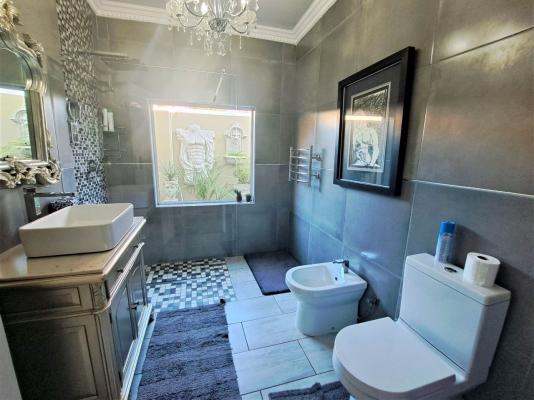 Rudys Guesthouse - 186389