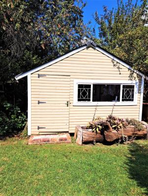 Rudys Guesthouse - 186401