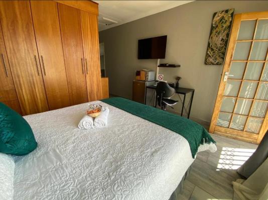 Room image 5