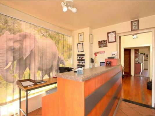 African Elephant Guest House - 188362