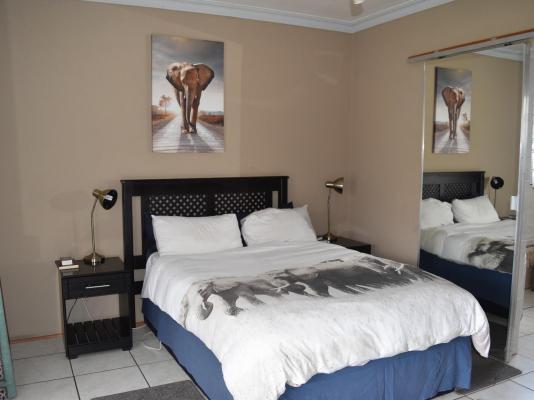 African Elephant Guest House - 188368