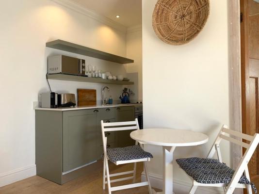 Room image 4